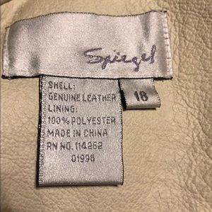 Woman's leather coat! Like new 👀